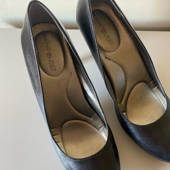 B Flexible Black Heels - Picture 4 of 6